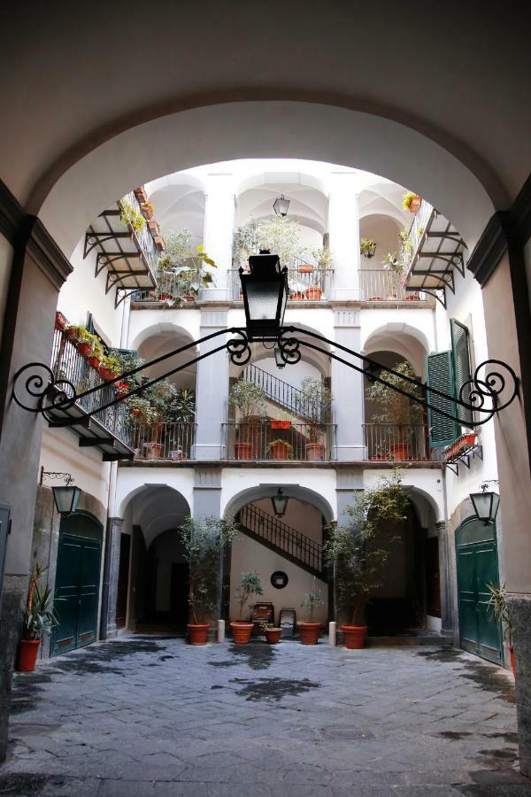 شقة Casa Matys نابولي المظهر الخارجي الصورة